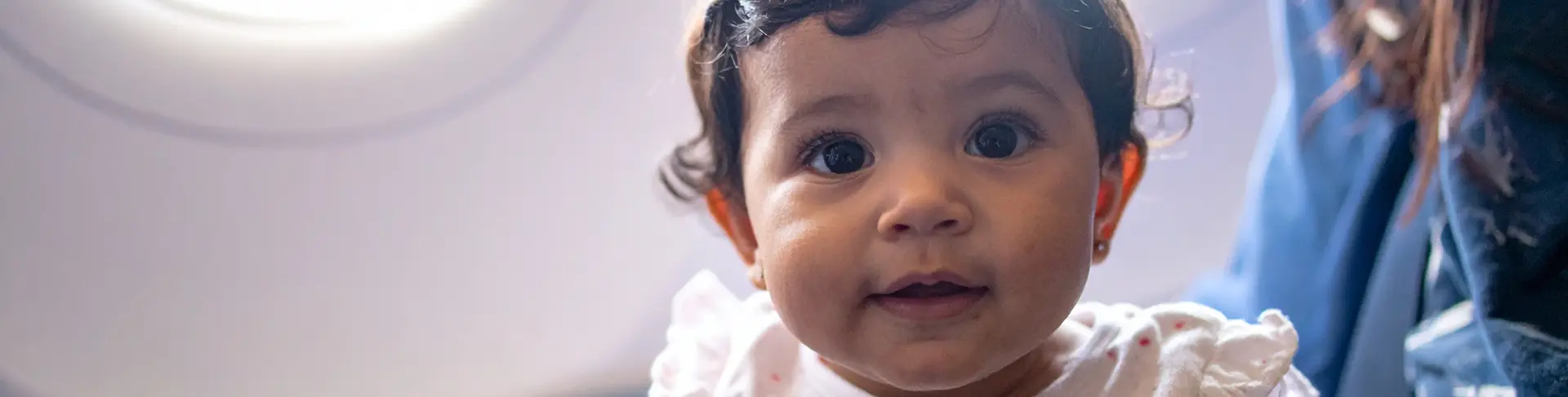 Viajar con bebes en avion: Todo lo que debes saber